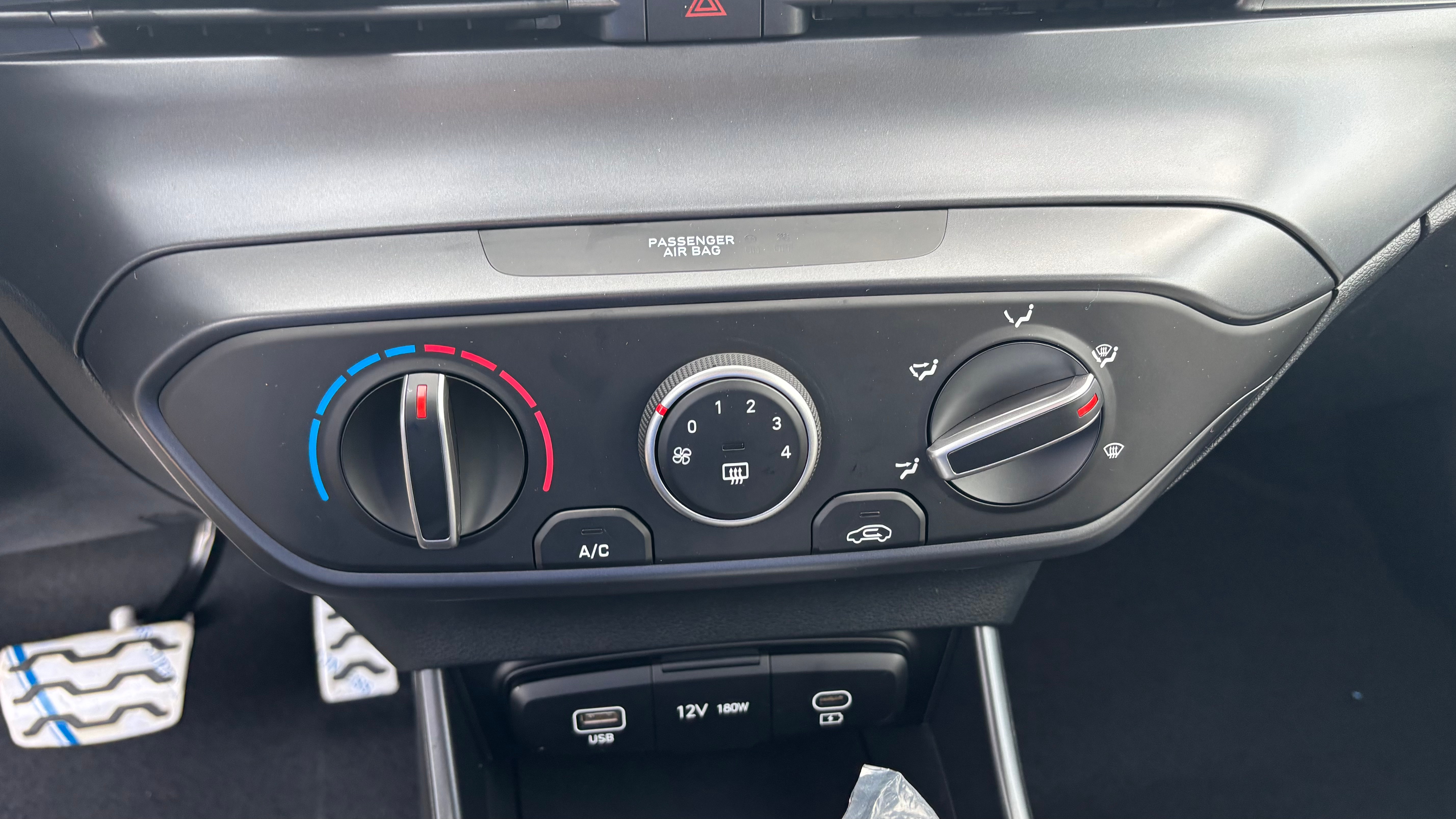 
								HYUNDAI BAYON PE 1.2MPI X-LINE full									