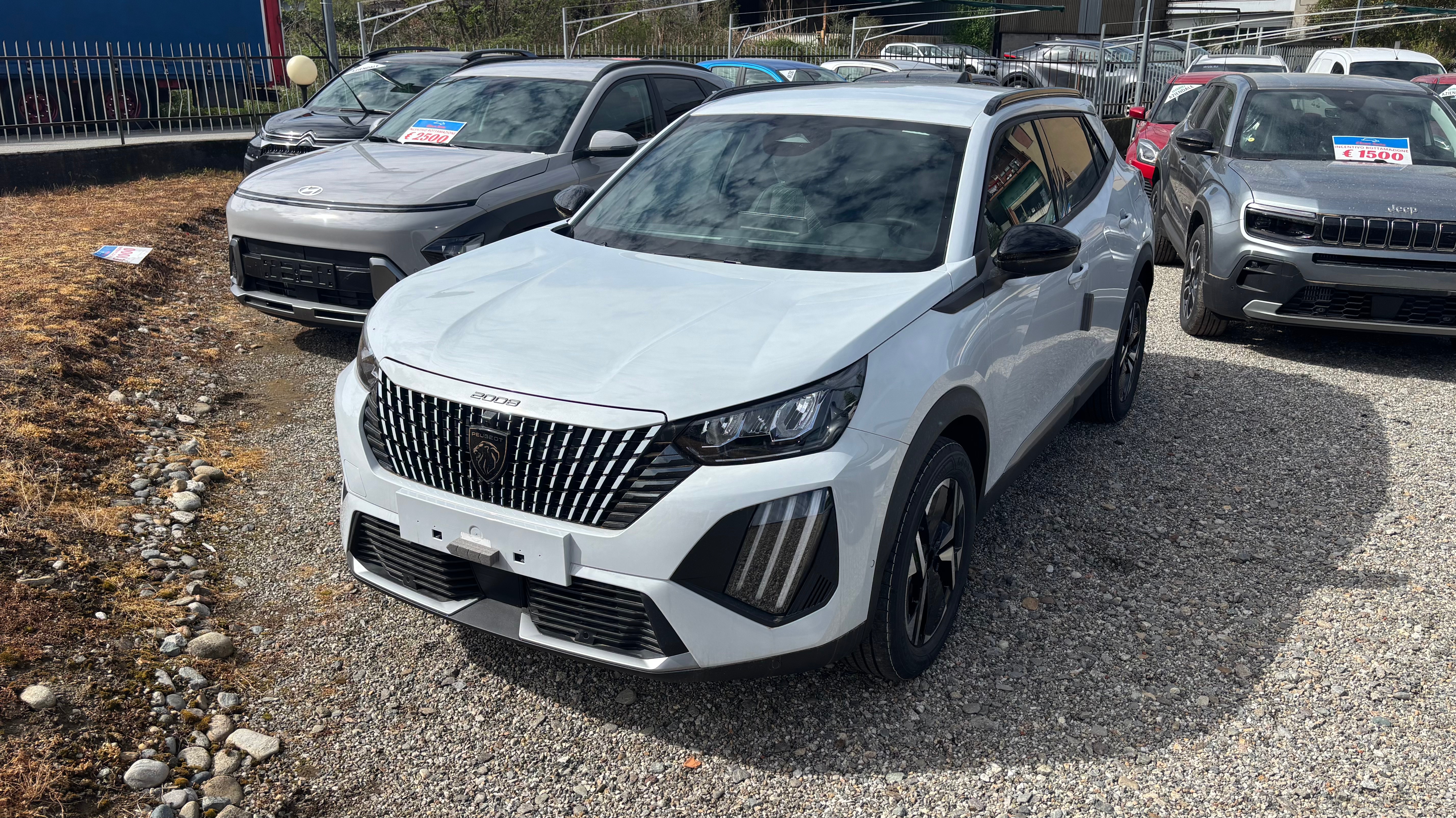 
								PEUGEOT 2008 1.2 100 CV ALLURE S&S full									