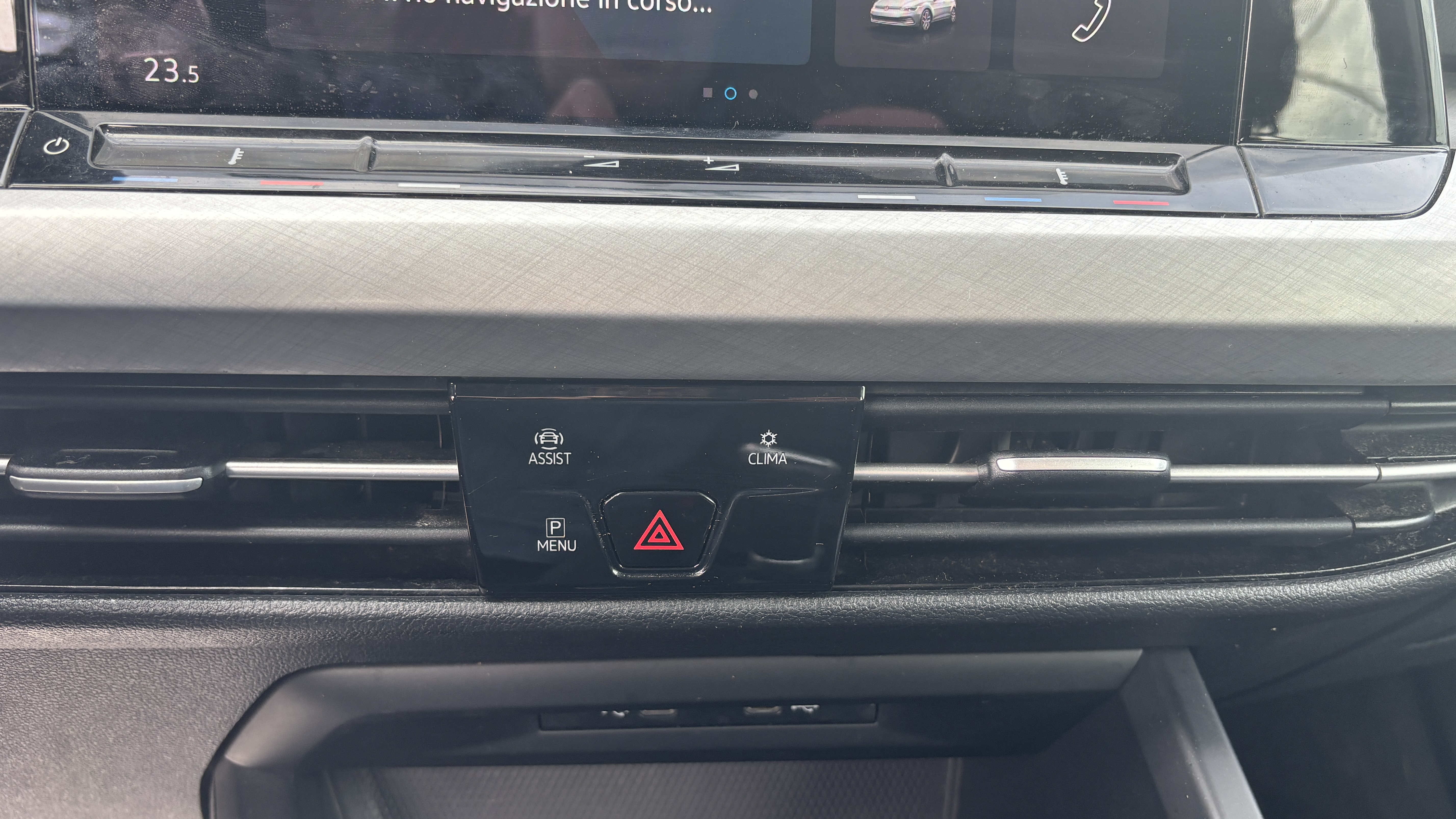 
								VOLKSWAGEN GOLF 1.0 TSI LIFE full									