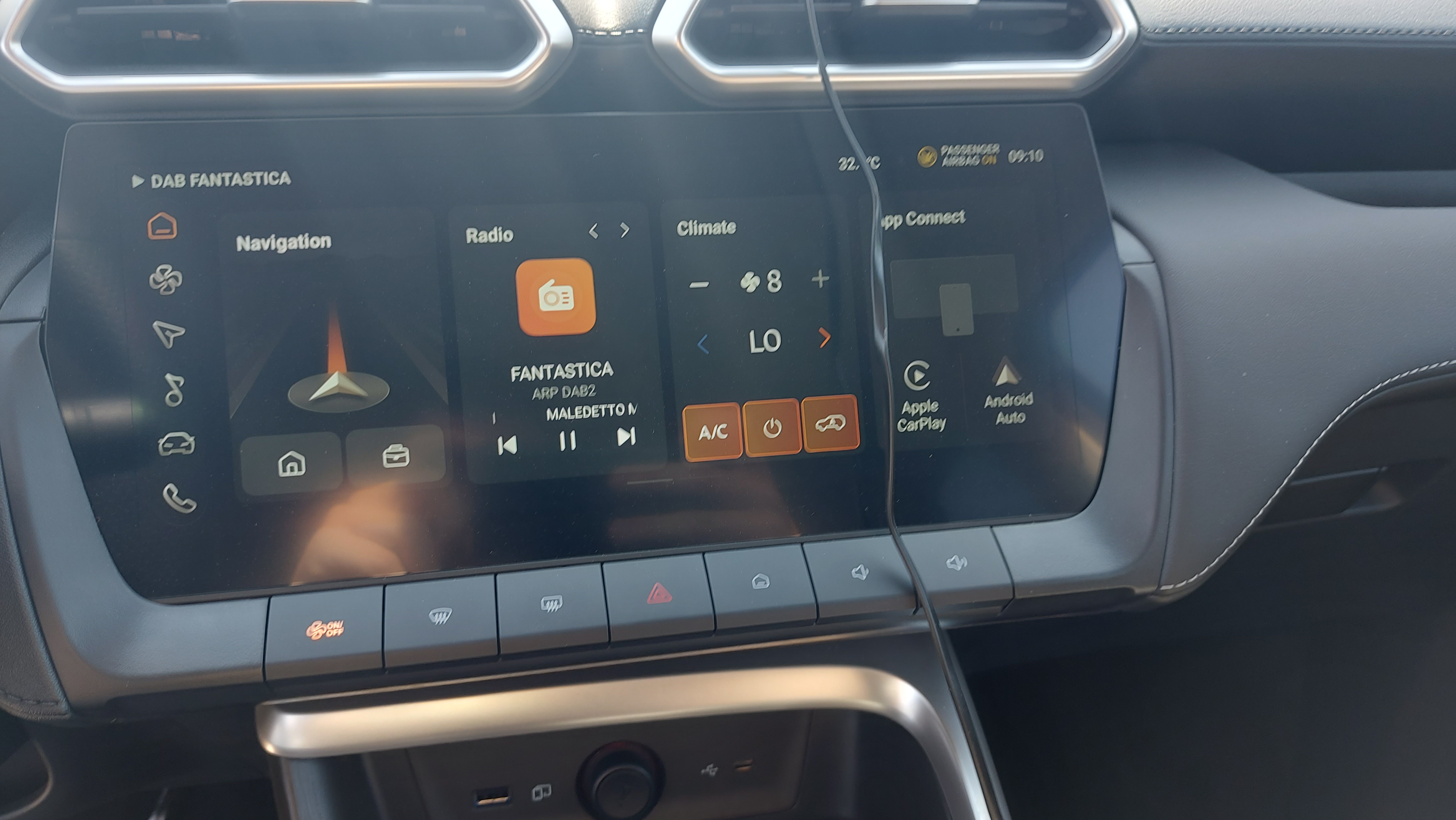 
								MG ZS 1.5 LUXURY HYBRID full									