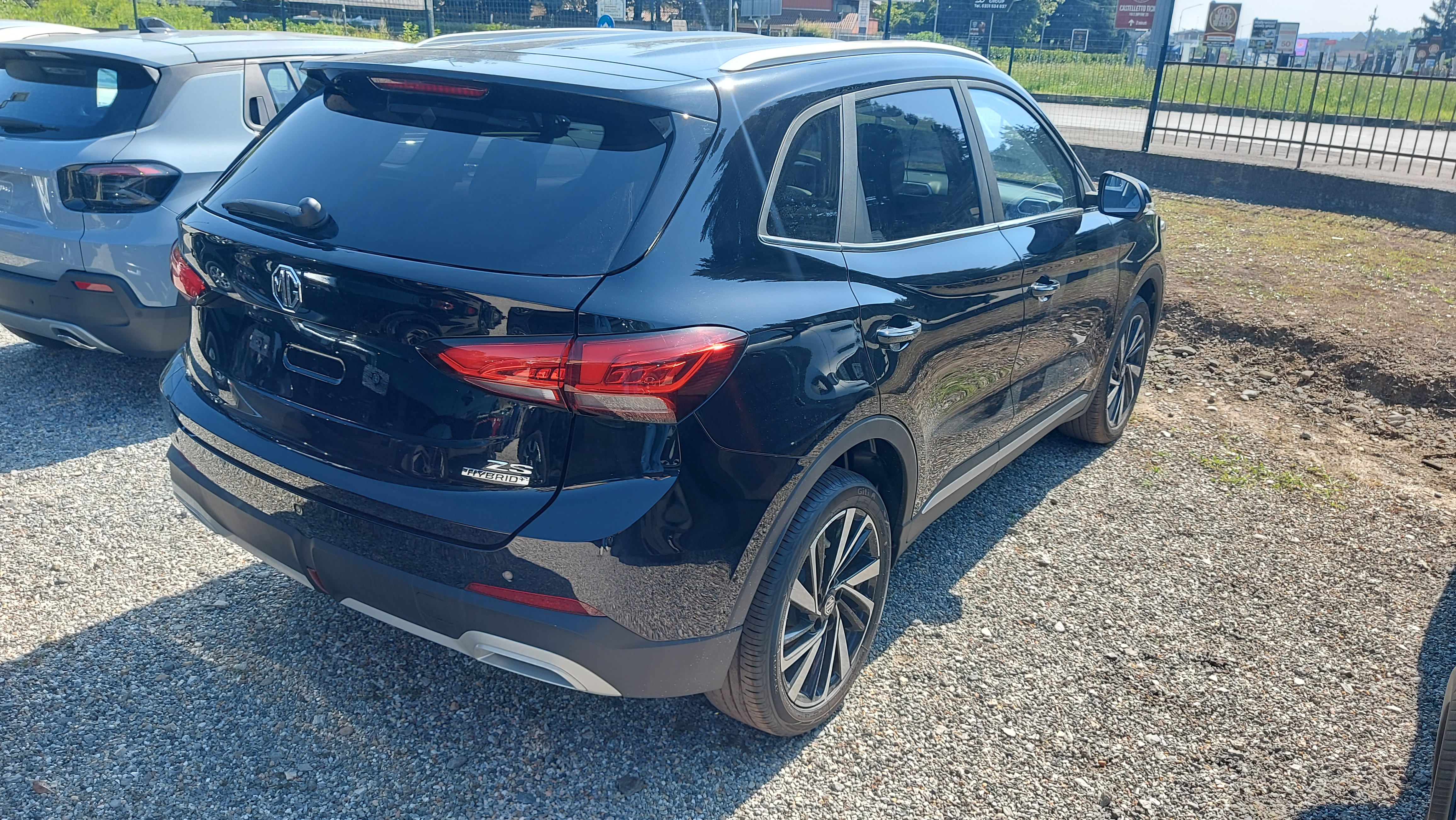 
								MG ZS 1.5 LUXURY HYBRID full									