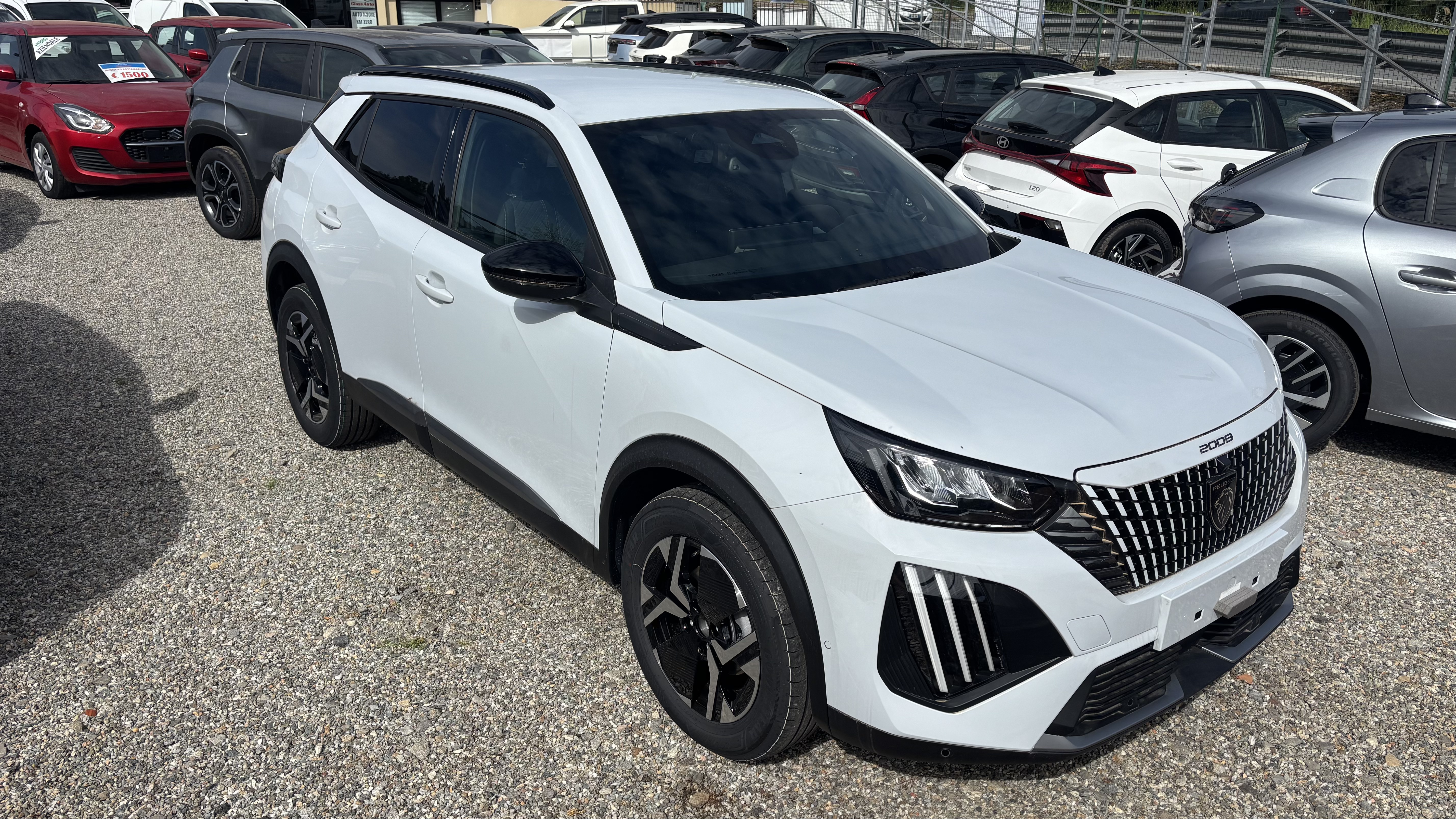 
								PEUGEOT 2008 1.2 STYLE 100 CV full									