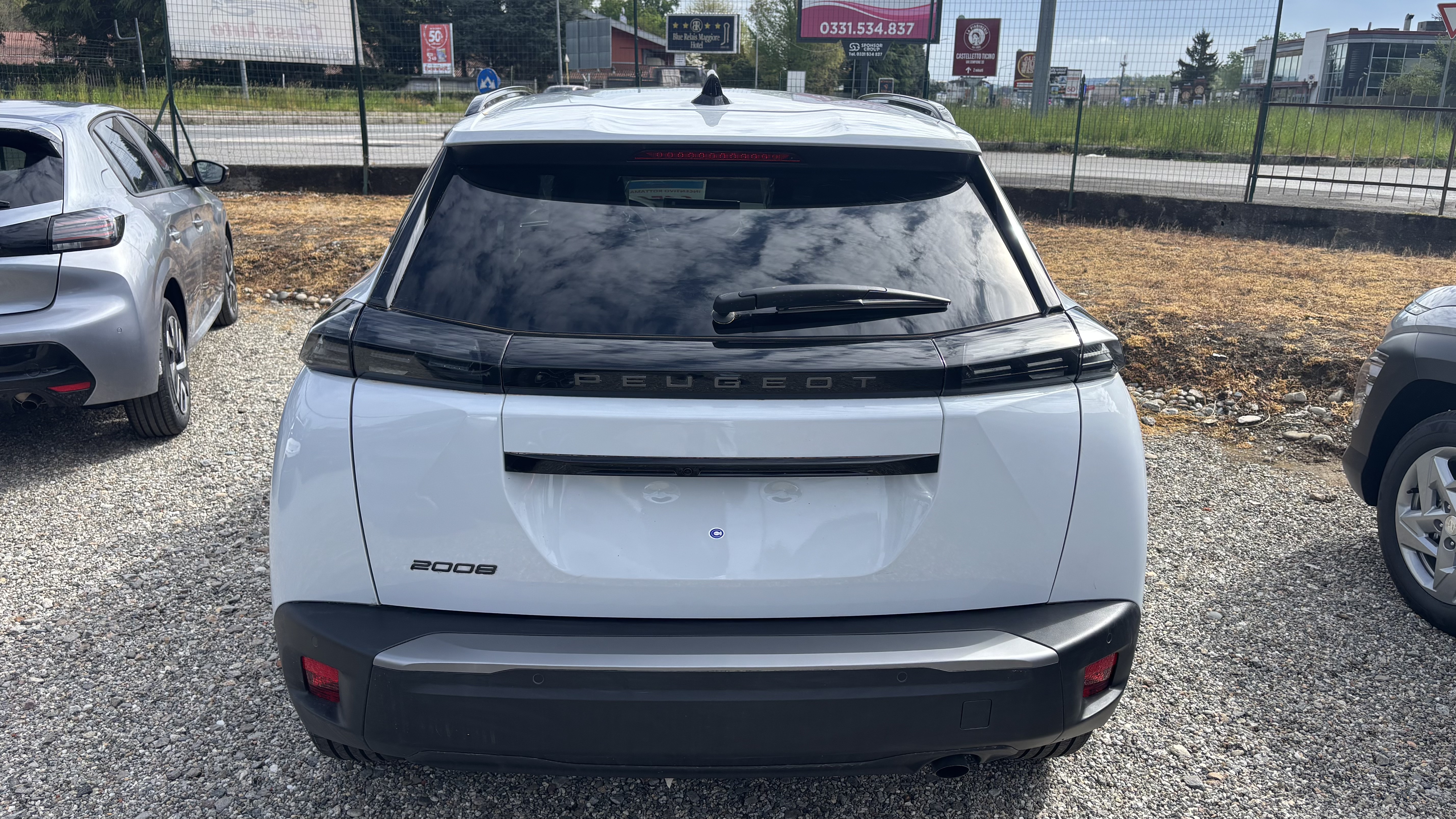 
								PEUGEOT 2008 1.2 STYLE 100 CV full									
